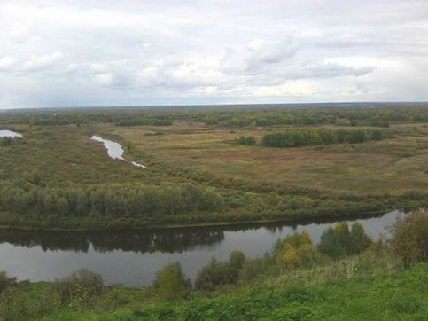 Вид на реку Клязьма со смотровой площадки Венец. 2019 год. Сентябрь