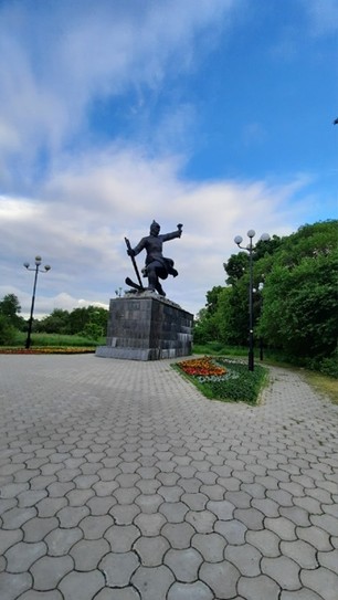Памятник участникам ледового похода