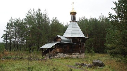 Церковь на Урале, где-то по пути