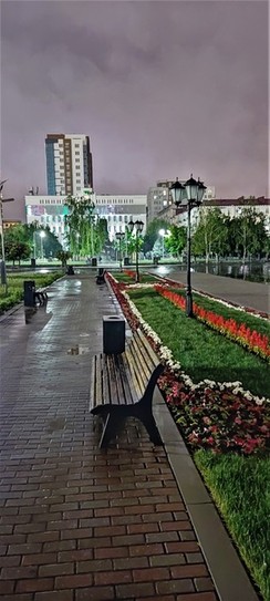 Аллея ведущая к памятнику погибшим в Чеченской войне