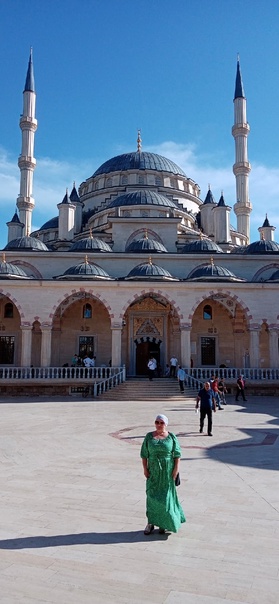 Сердце Чечни - крупнейшая в Европе мечеть, украшенная рейдчайшим мрамором и окруженная садами, уникальными фонтанами