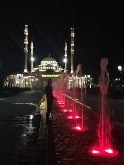 Мечеть Сердце Чечни вечером