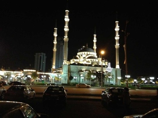 Мечеть Сердце Чечни. Были внутри-очень красиво)
