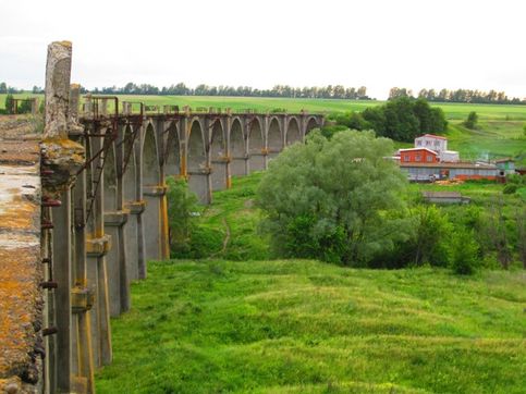 Заброшенный железнодорожный мост в Мокрах в Чувашии