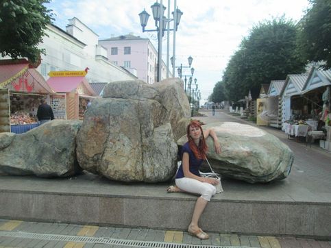 Камень Таганаит расположен в исторической части города, на улице Бульвар купца Ефремова. Памятник представляет собой три больших валуна на постаменте, установленных в самом центре главной прогулочной и пешеходной улицы Чебоксар, на Арбате.
