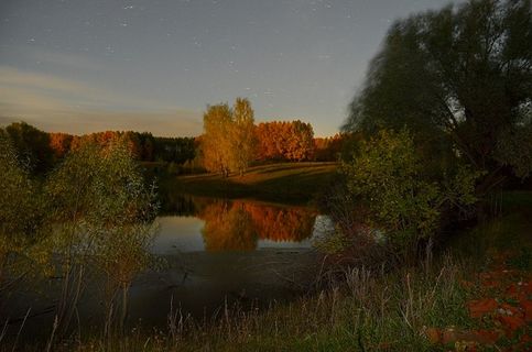 Осенний деревенский пруд