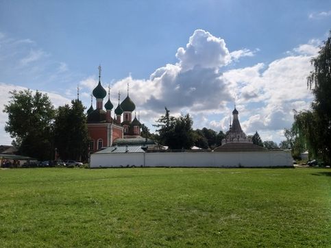 Александро-Невская церковь и Петровская церковь