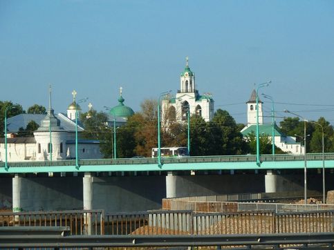 Вид на Кремль с моста через Которосль. Красавец ведь! Правда?