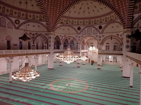 Джума мечеть изнутри...