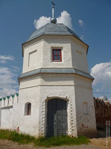 Угловая башня Свято-Благовещенского мужского монастыря