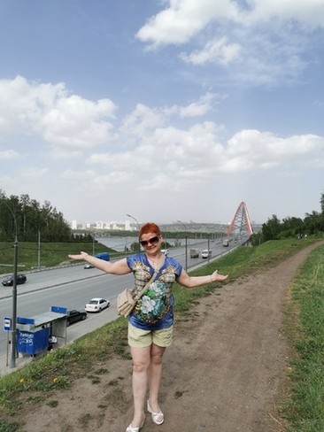 Сибирское чудо света - Бугринский мост. Общая длина Бугринского мостам, а вместе с путепроводами, развязками и пешеходными переходами  5, 48 км., ширина  34, 56 м