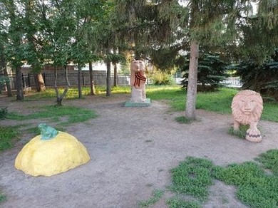 Скульптуры зверей, парк НГДУ, Безенчук, Самарская область
