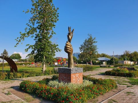 Памятник учным-аграриям, сквер СамНИИСХ, Безенчук, Самарская область
