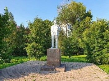 Памятник В. И. Ленину, сквер СамНИИСХ, Безенчук, Самарская область