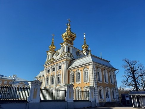 Петропавловская церковь. Восточное крыло Большого Петергофского дворца