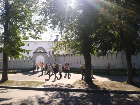 Вход в Суздальский кремль