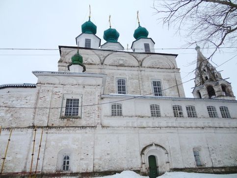 Купола Троице-Гледенский монастырь