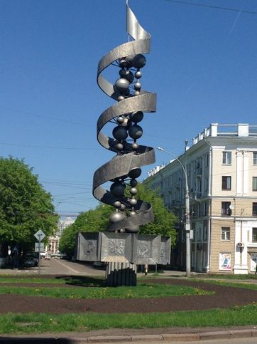 Памятник ДНК в Воронеже