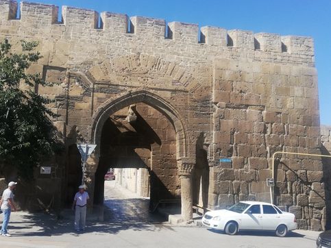 Ворота в Южной стене. 6 век. Ведут в Старый город