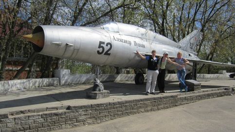 Фронтовой истребитель МиГ-21УМ. Парк военной техники в Кинешме