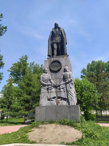 Памятник адмиралу Колчаку на месте предполагаемого его расстрела