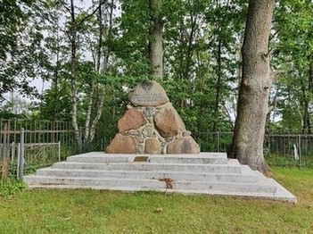 Памятник погибшим в Первую Мировую войну, пос. Взморье (Гросс Хайдекруг), Светловский район, Калининградская  область