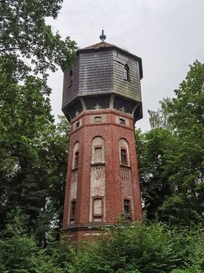 Водонапорная башня на территории бывшей психиатрической больницы, построена в конце XIX века