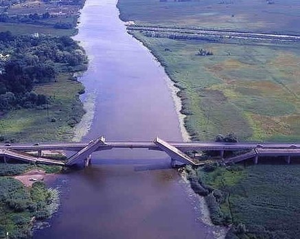 Пальмбургский (Берлинский) мост. Набережная реки Сура, Росток, Пенза, Россия
