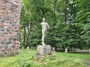 Скульптура Спортсмен, Неман (Рагнит), Калининградская область
