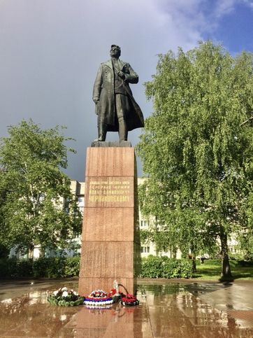 Памятник генералу И. Д. Черняховскому