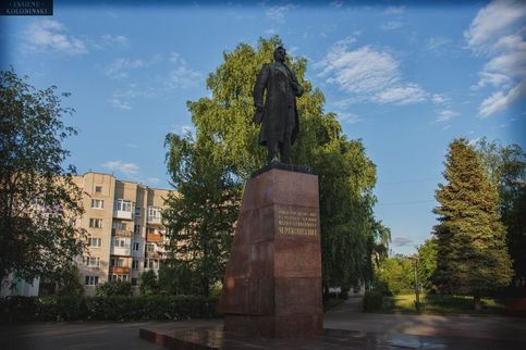 Памятник Черняховскому, г. Черняховск, Калининградская область