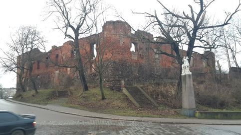 Черняховск (Инстербург). Руины замка Инстербург. Состояние получше, нежели в Немане-Рагните, есть реальные шансы на восстановление