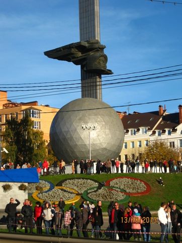 Монумент в честь 600-летия Калуги
