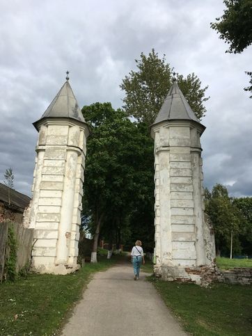 Въездные ворота в усадьбу Полотняный завод