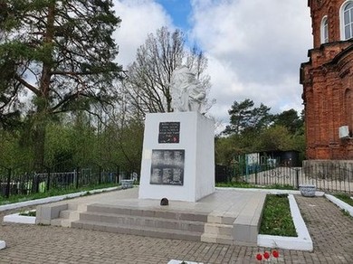 Братское воинское захоронение, Сукремльское кладбище, Людиново, Калужская область