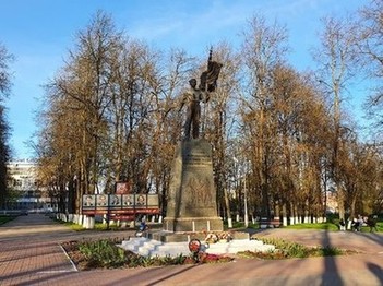 Памятник А. С. Шумавцову, Людиново, Калужская область