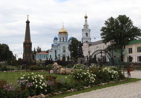 Центр города очень ухожен и приятен летом, кажется, хотя бы где-то у нас немного смыслят в благоустройстве