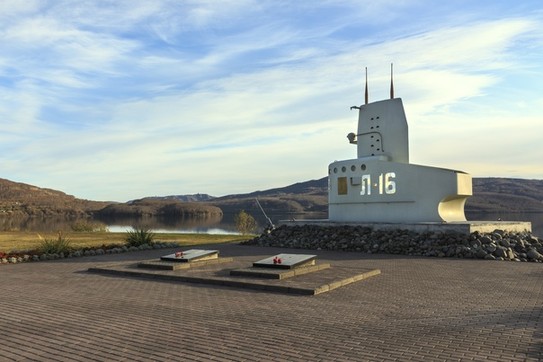 Камчатка. Вилючинск. Памятник подводной лодке Л-16