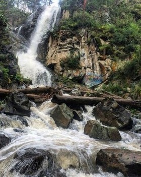 Камышлинский водопад, Горно-Алтайск