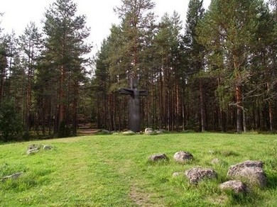 Памятник Крест скорби рядом с Питкярантой. В феврале 1940 года в этом месте финские войска разбили советскую 18-ю стрелковую дивизию и 34-ю легкотанковую бригаду
