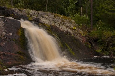 Водопад на реке Койринйоки. Земляничный
