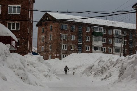 Самые обычные сибирские сугробы. А меж тем, местные жалуются, что в этом году снега выпало слишком мало!