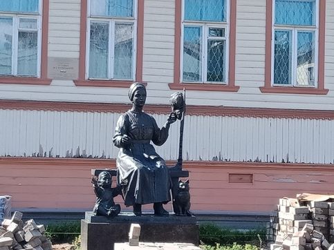 Памятник русским жнам-берегиням