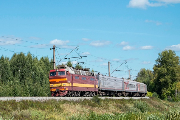ЧС4Т-712 с пассажирским поездом на перегоне Котельнич-I - Ацвеж