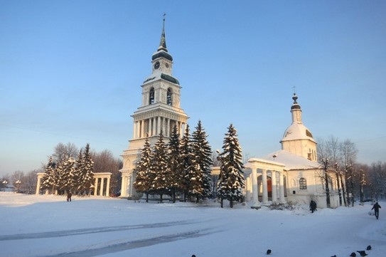 Город Слободской, площадь Революции (раньше -- Красная площадь). Колокольня Преображенской церкви