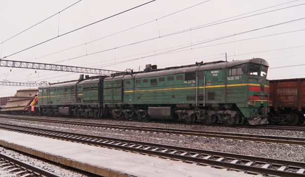 Тепловоз 2ТЭ10М-3378 с хозяйственным поездом на ст. Нерехта СЕВ