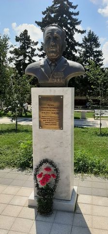 Памятник полному кавалеру Ордена Славы Н. Г. Бугаец. г. Темрюк, Краснодарский край