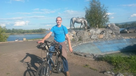 Памятник основателям Красноярска Лошадь белая