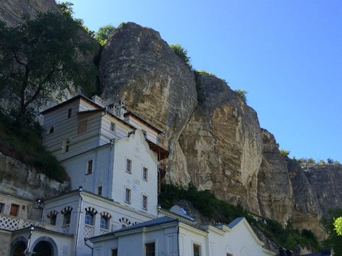 Чуфут-кале. Горный монастырь и пещерный город