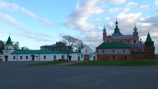 Староладожский Никольский монастырь  мужской монастырь Тихвинской епархии Русской православной церкви